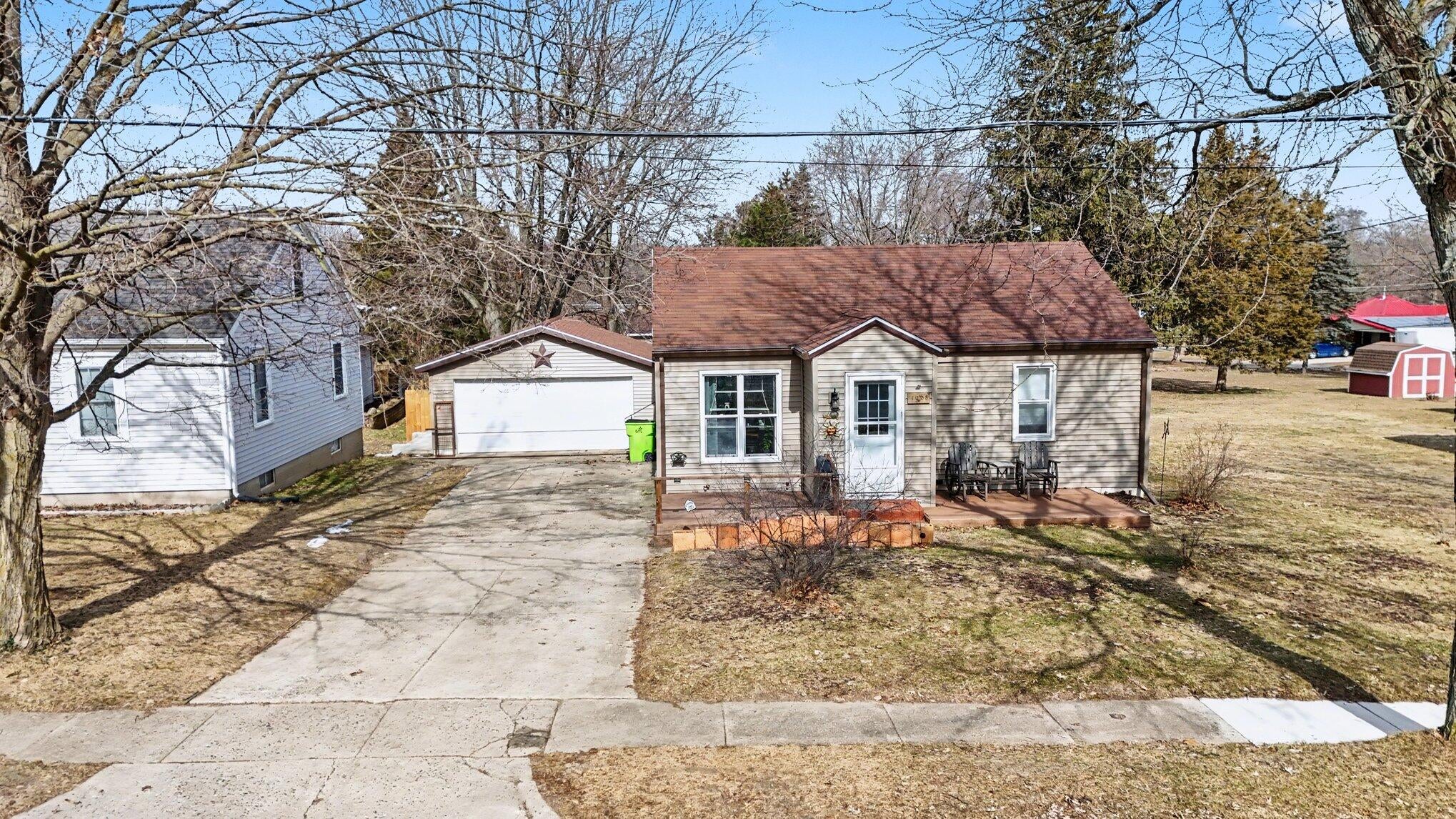 1008 W Grove Street