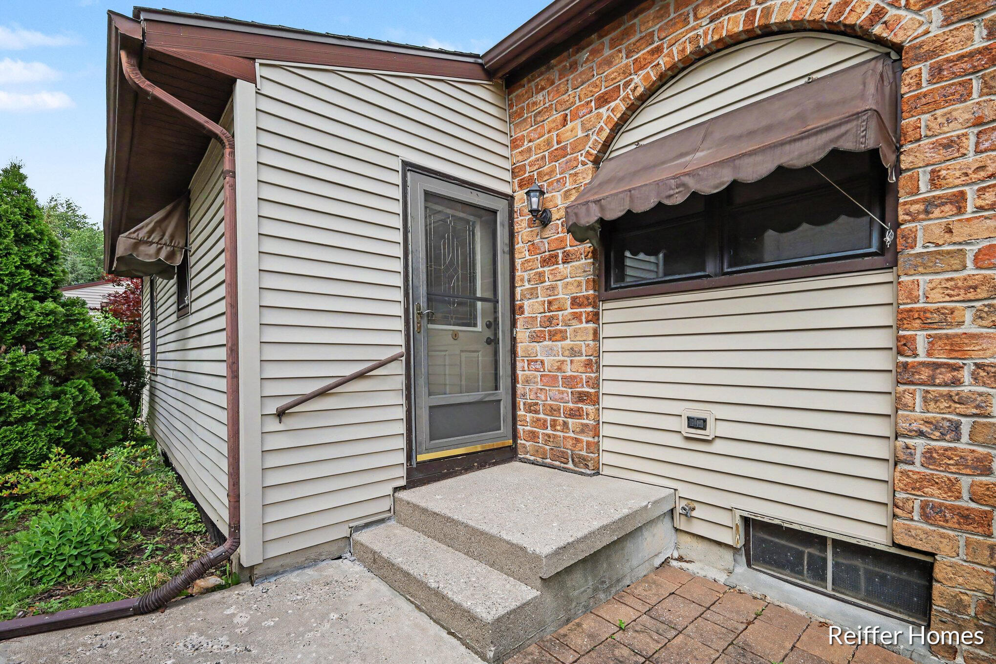 2638 Chatham Woods Drive SE