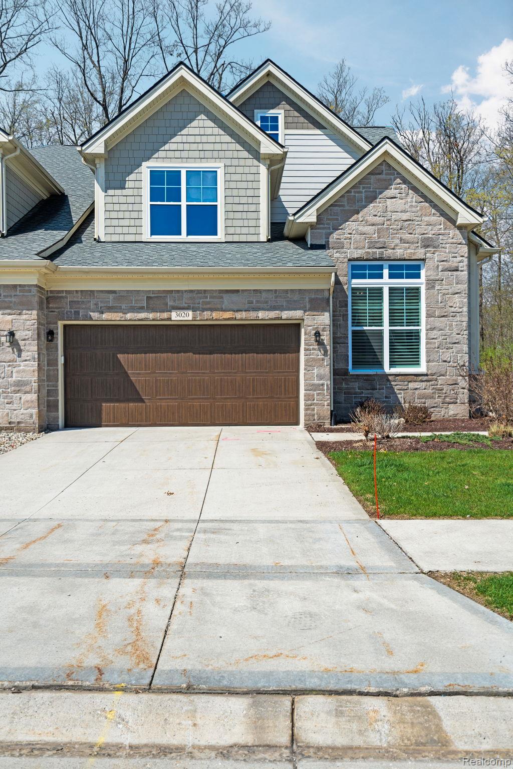 3020 N Spurway Drive