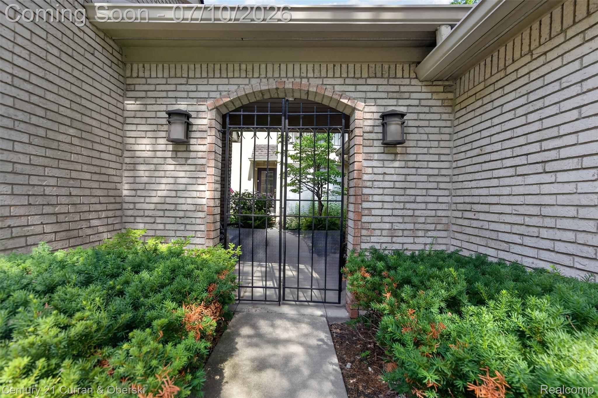 1102 Hillpointe Circle