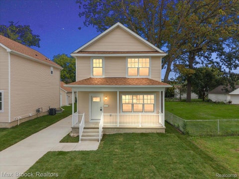 Photo of 27824 Groveland Street, Madison Heights City, MI 48071 (MLS # 20261085500)