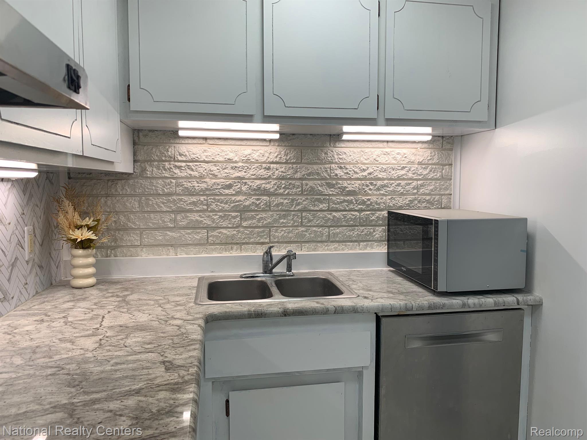 2245 S WALTON Boulevard Unit 58