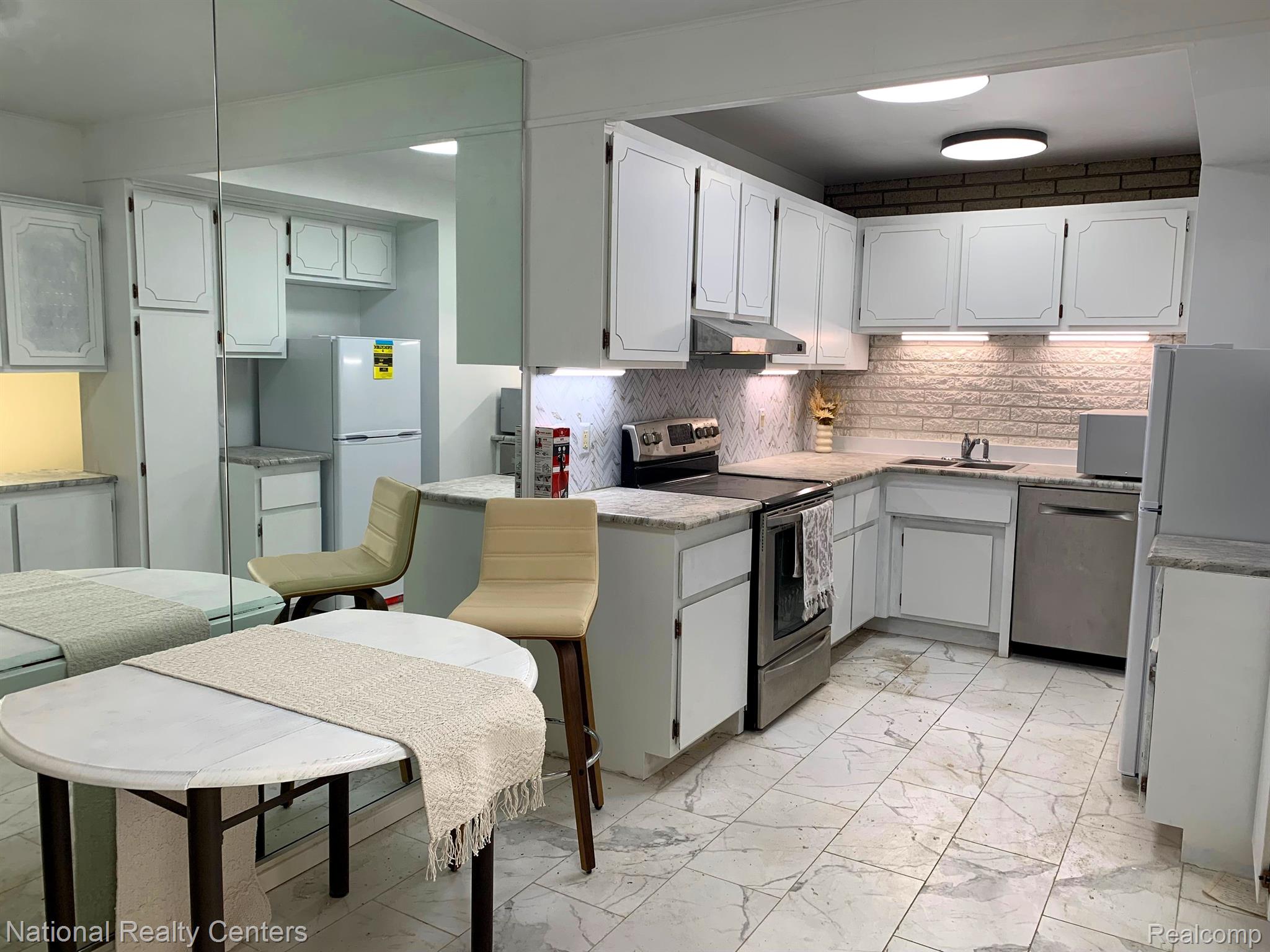 2245 S WALTON Boulevard Unit 58