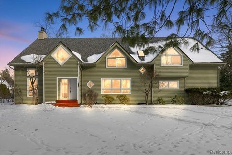 757 Woodlea Court Birmingham City MI 48009