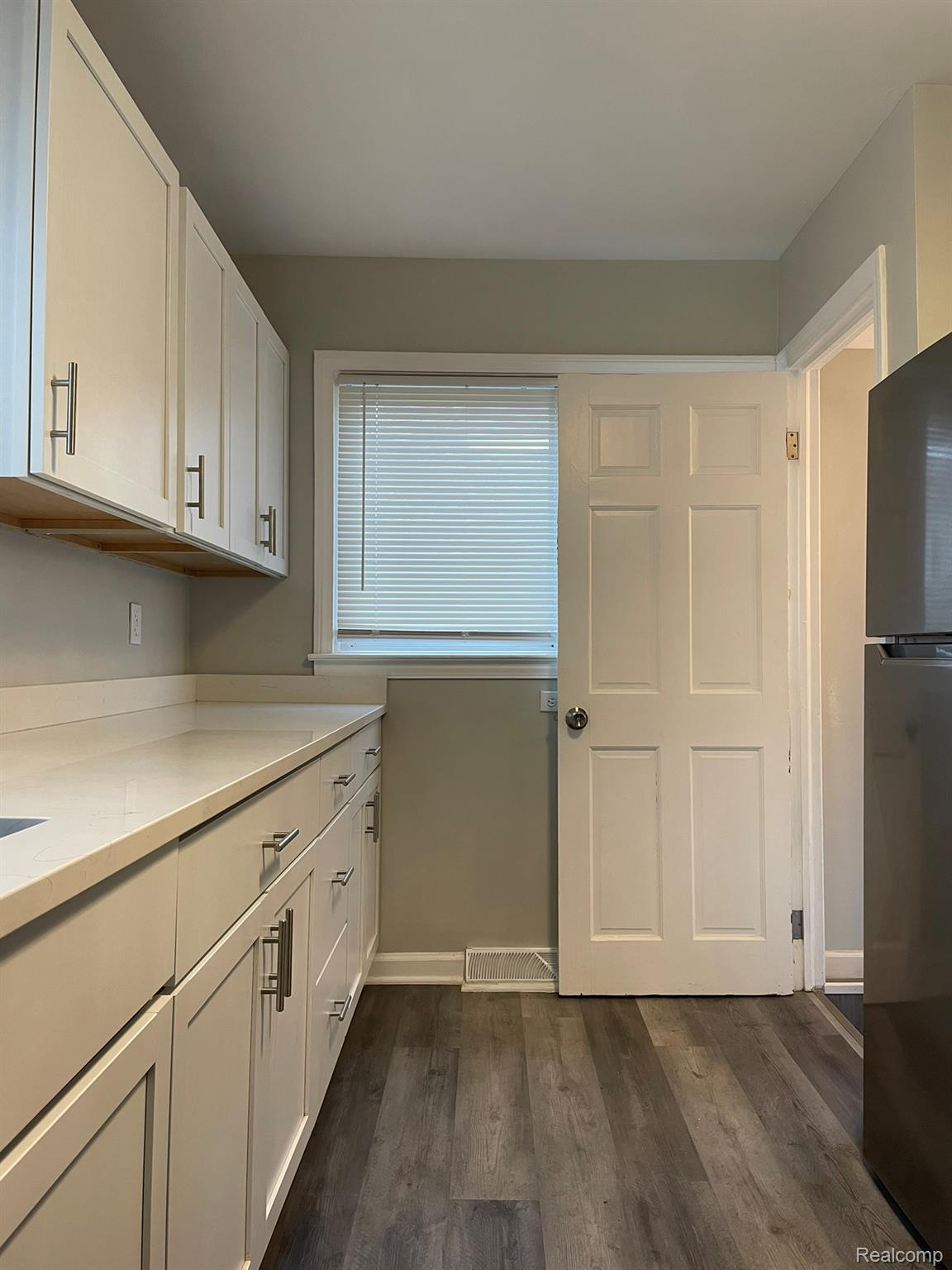 3021 N Grand River Avenue