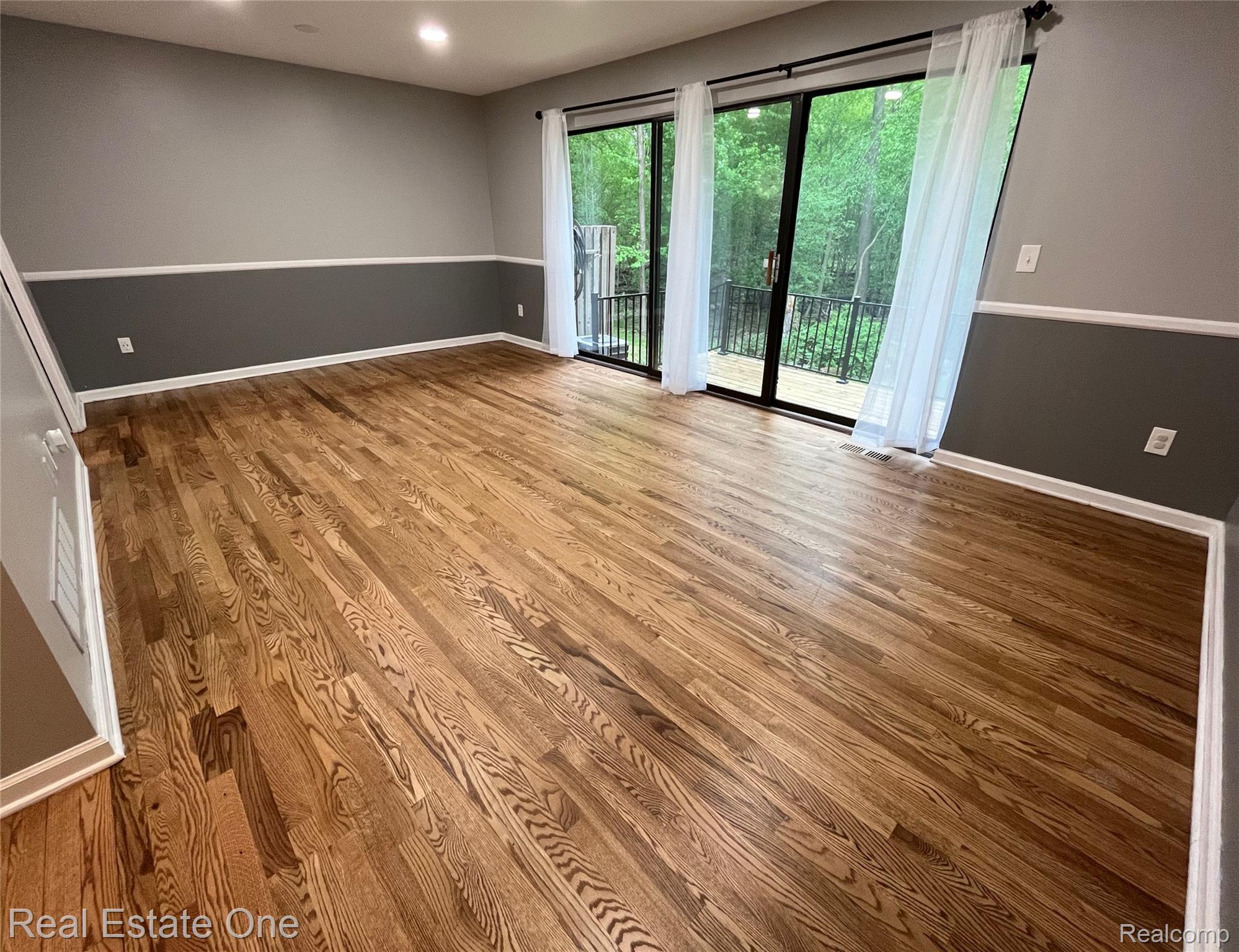 1403 Oakbrook E 93