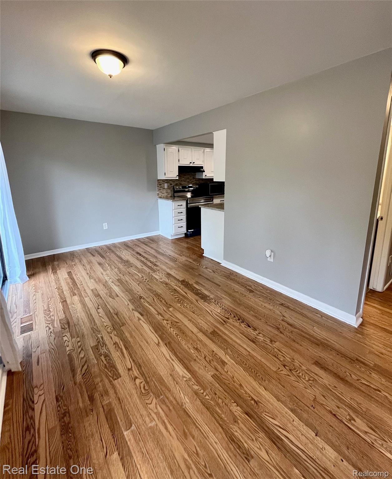1403 Oakbrook E 93