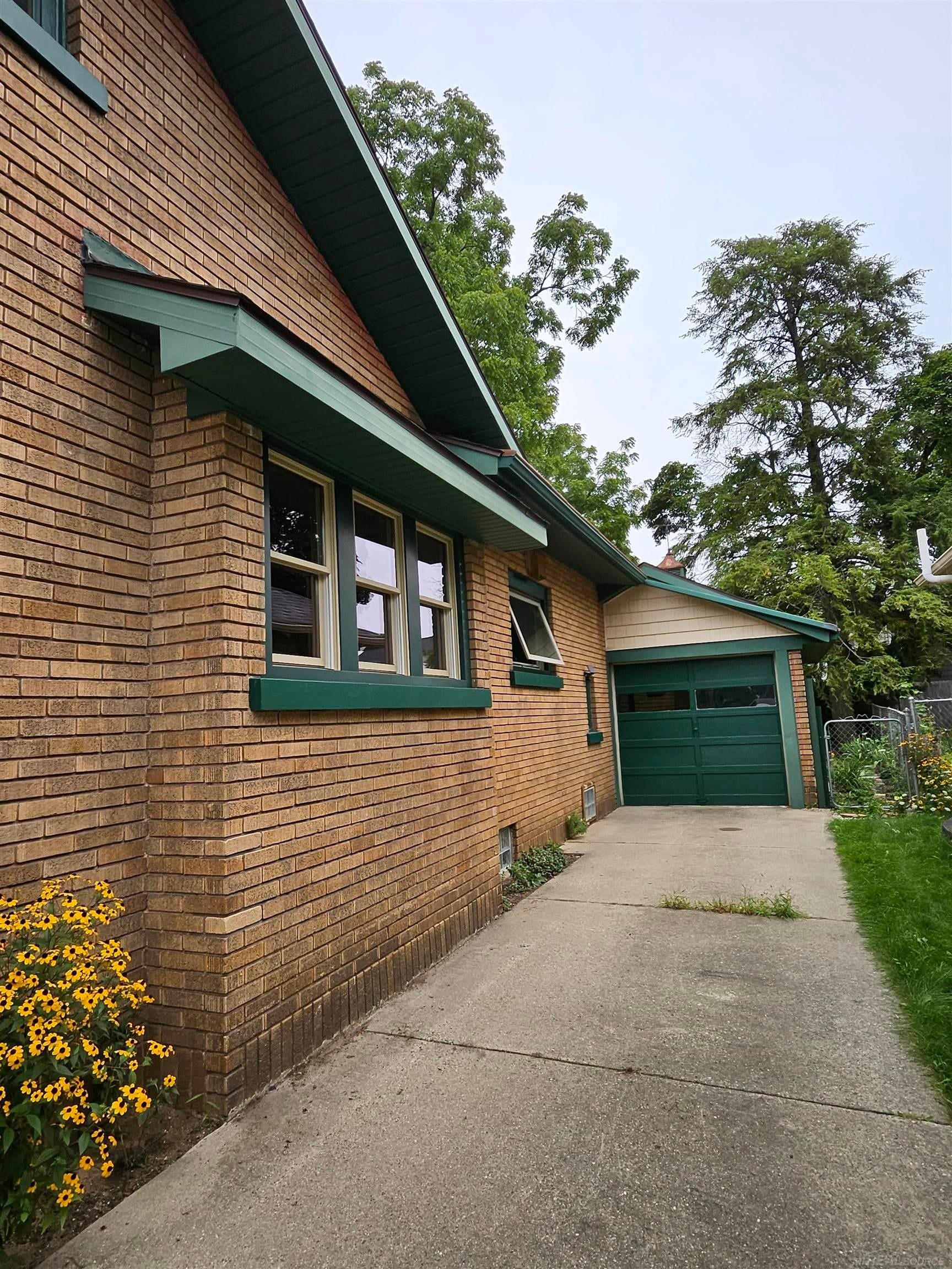 2022 College Avenue