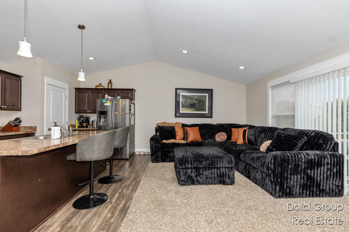4682-4684 S Shooks Court
