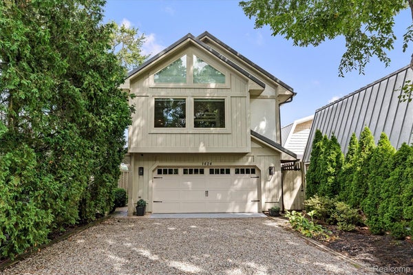 1424 W OAKLEY PARK RD, COMMERCE TOWNSHIP, MI 48390 - Image e2b30c530552e4dc2c653c3af973d8e7/3569752236
