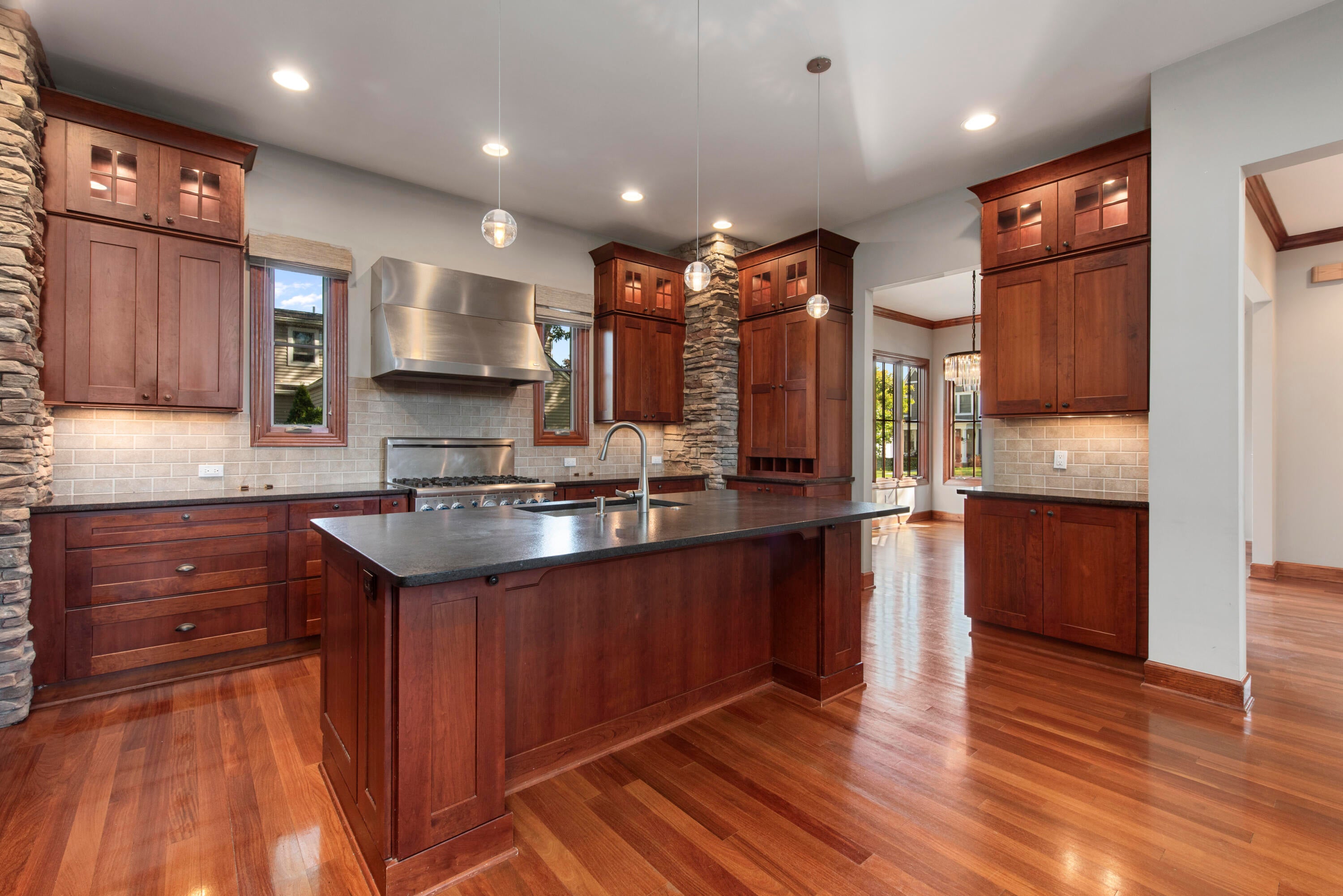 1523 Villa Road