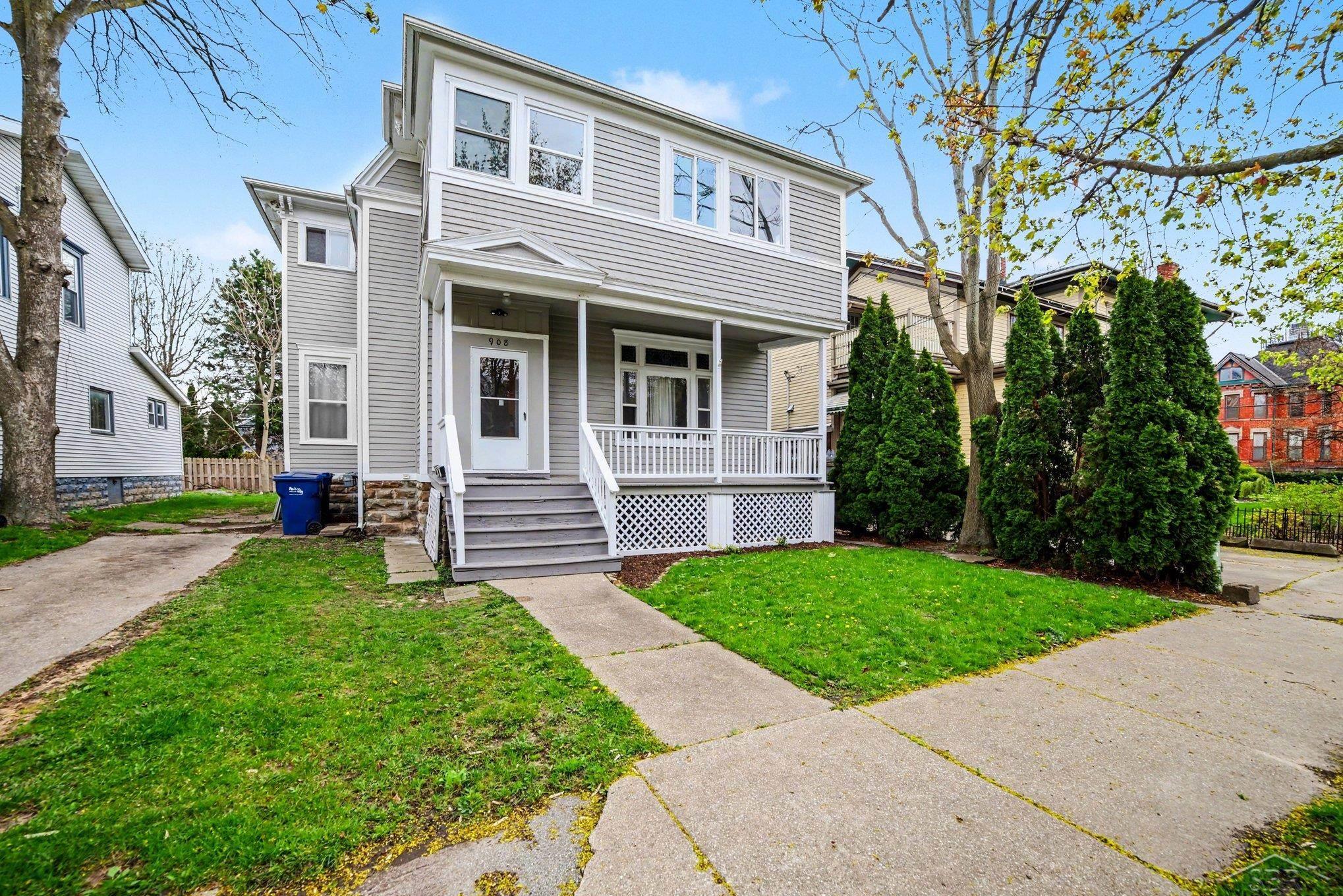 908 N Van Buren Street