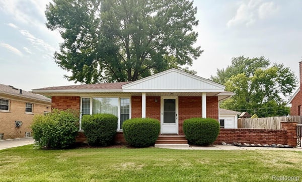 24255 FLOWER AVE, EASTPOINTE, MI 48021 - Image e2d054879d9bd5a4b3e6d489ced74fc6/760890696