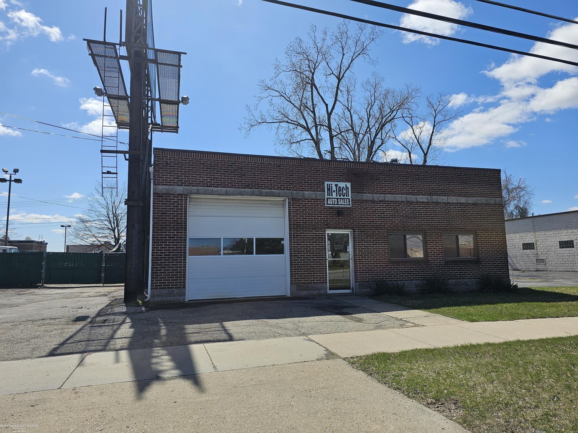 3930 10 Mile Road