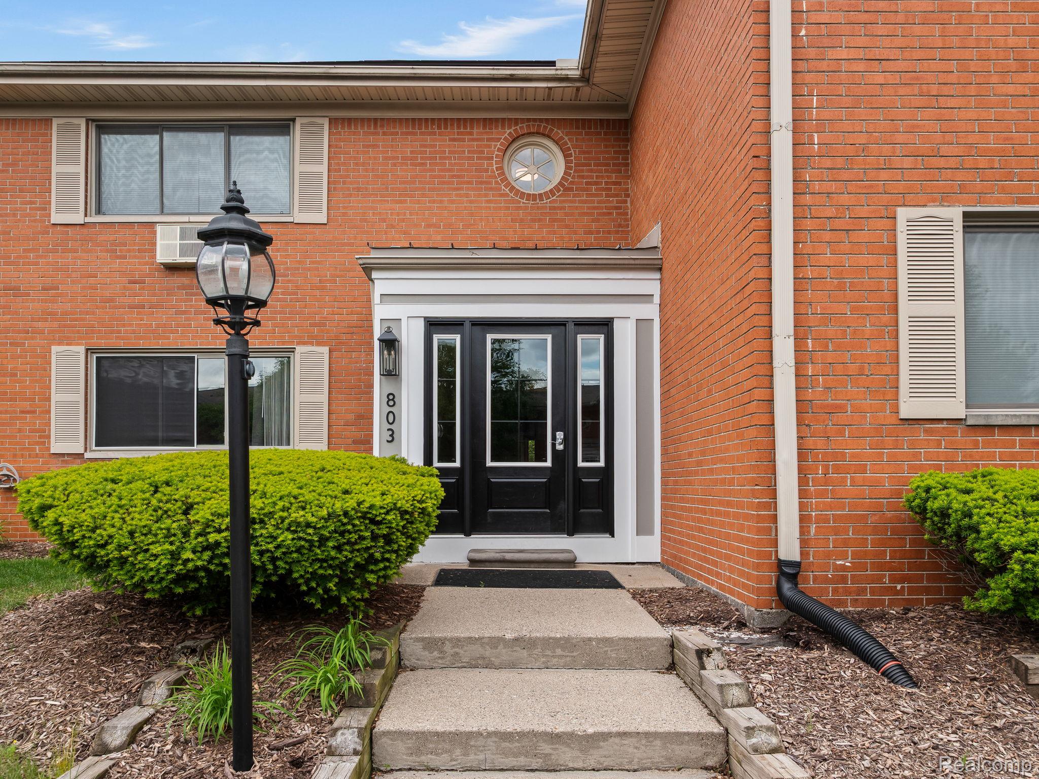 803 PLATE Street 207
