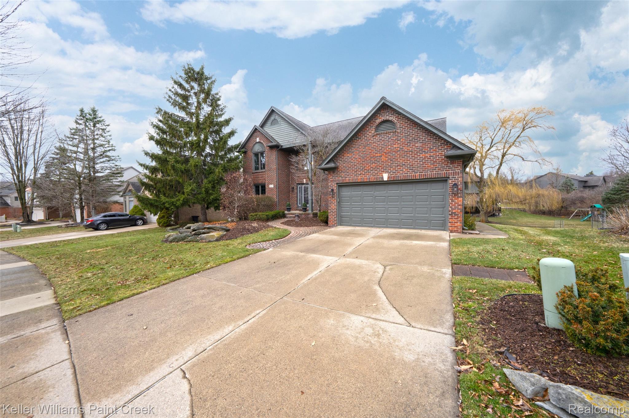 247 Glenmoor Drive S