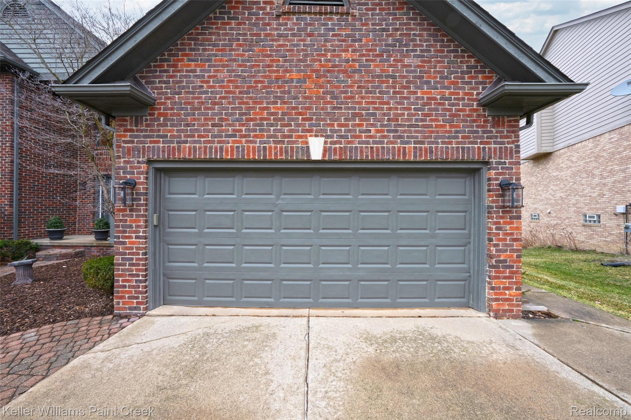 247 Glenmoor Drive S