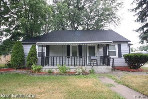 18546 Eastwood Drive Harper Woods City MI 48225