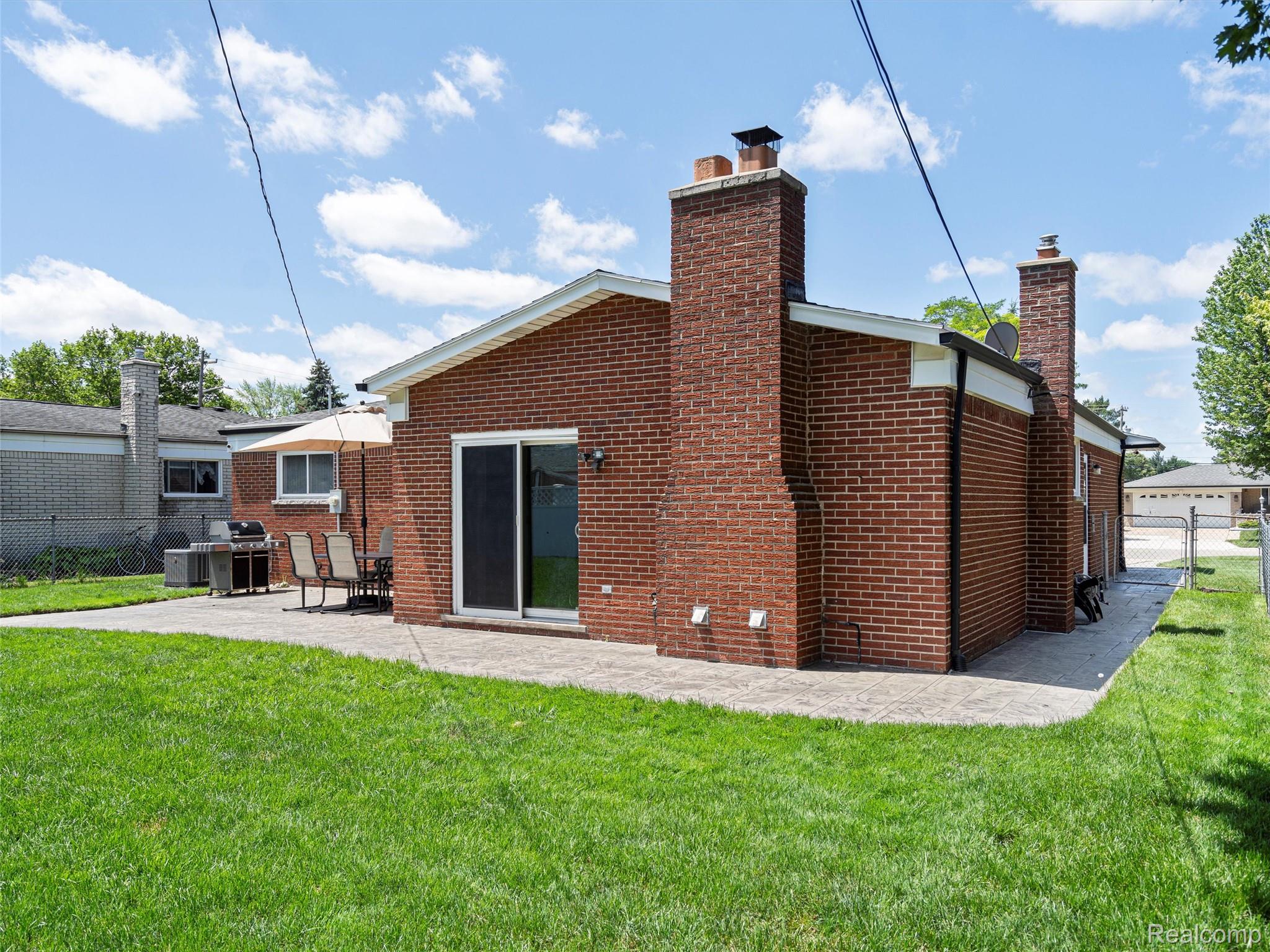34320 Amsterdam Drive
