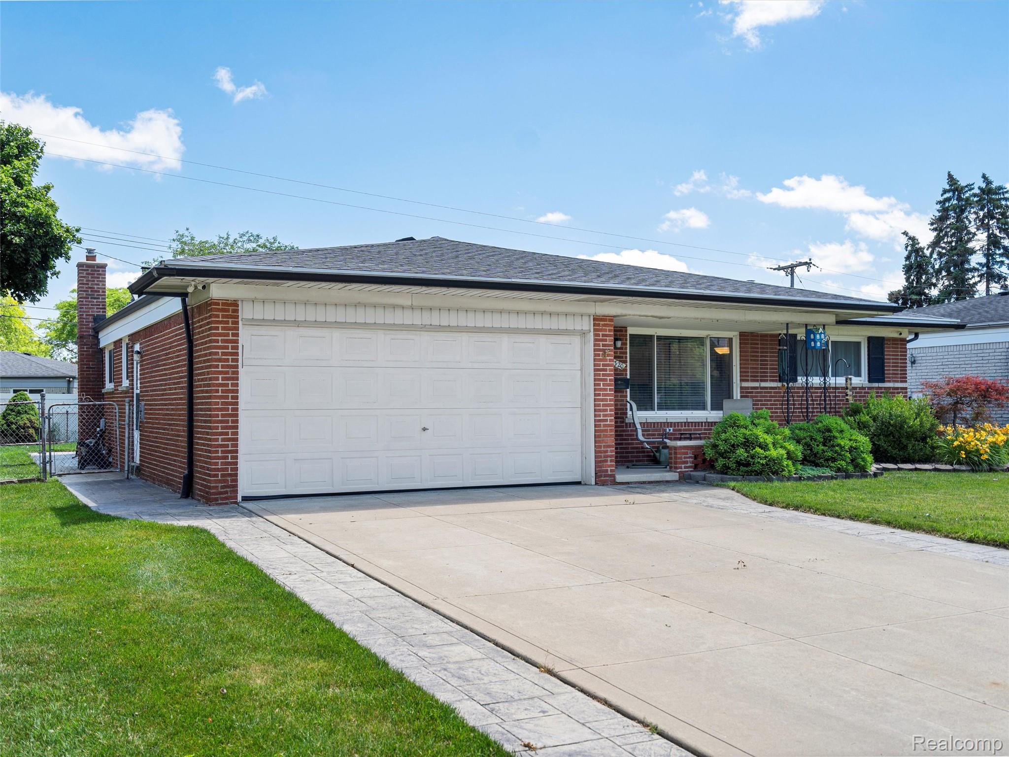 34320 Amsterdam Drive