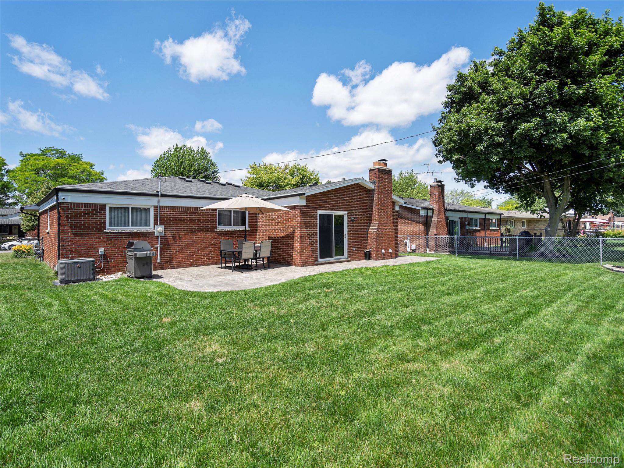 34320 Amsterdam Drive