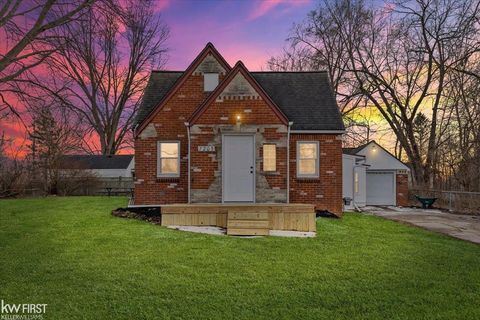 7205 Williams Lake Road Waterford Charter Township MI 48329