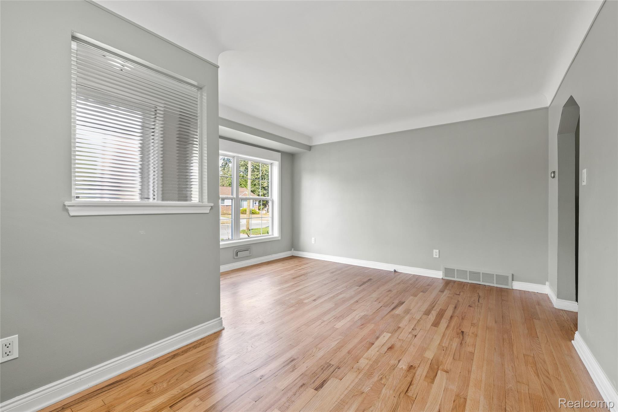 26251Somerset Somerset Drive