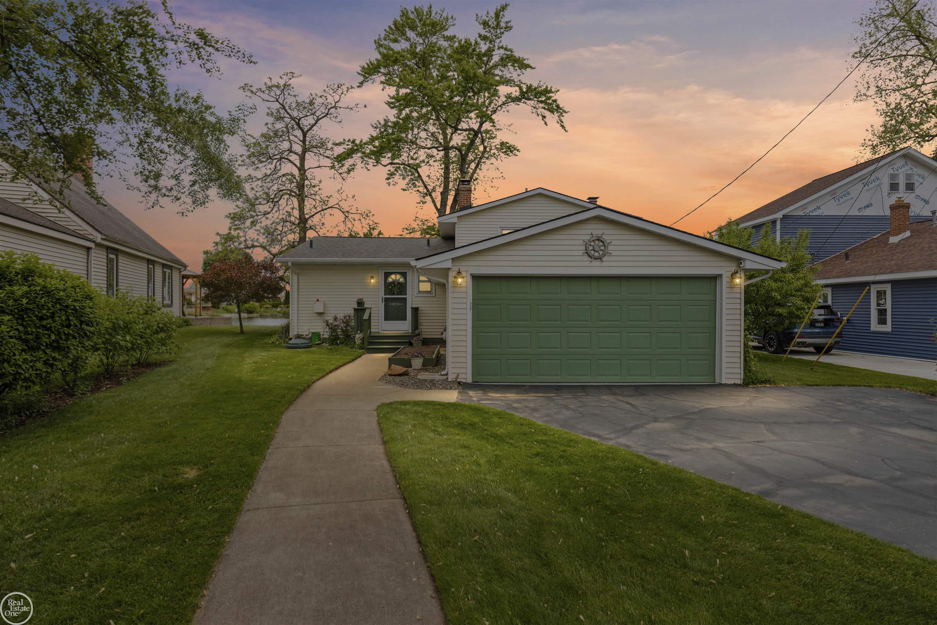 8878 Arlington Road