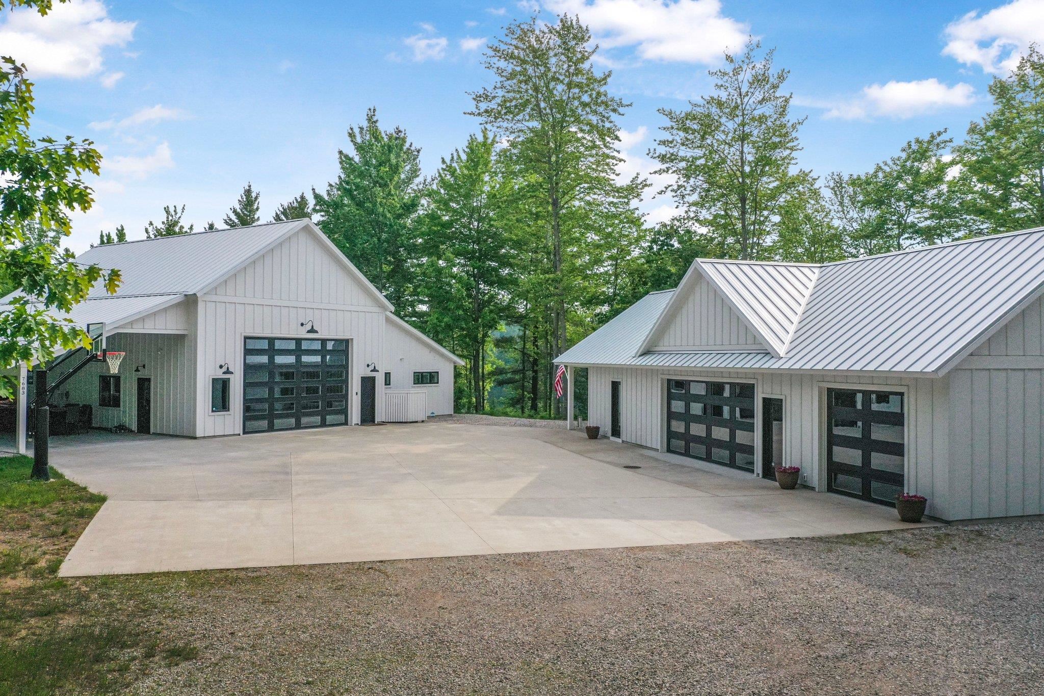 7683 Herendeene Trail