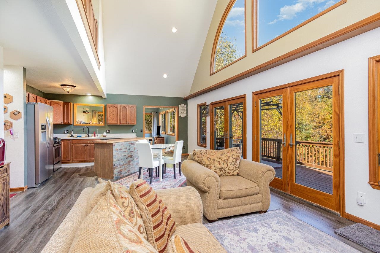 823 Valley Stream Court