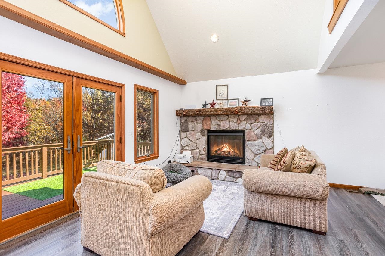 823 Valley Stream Court