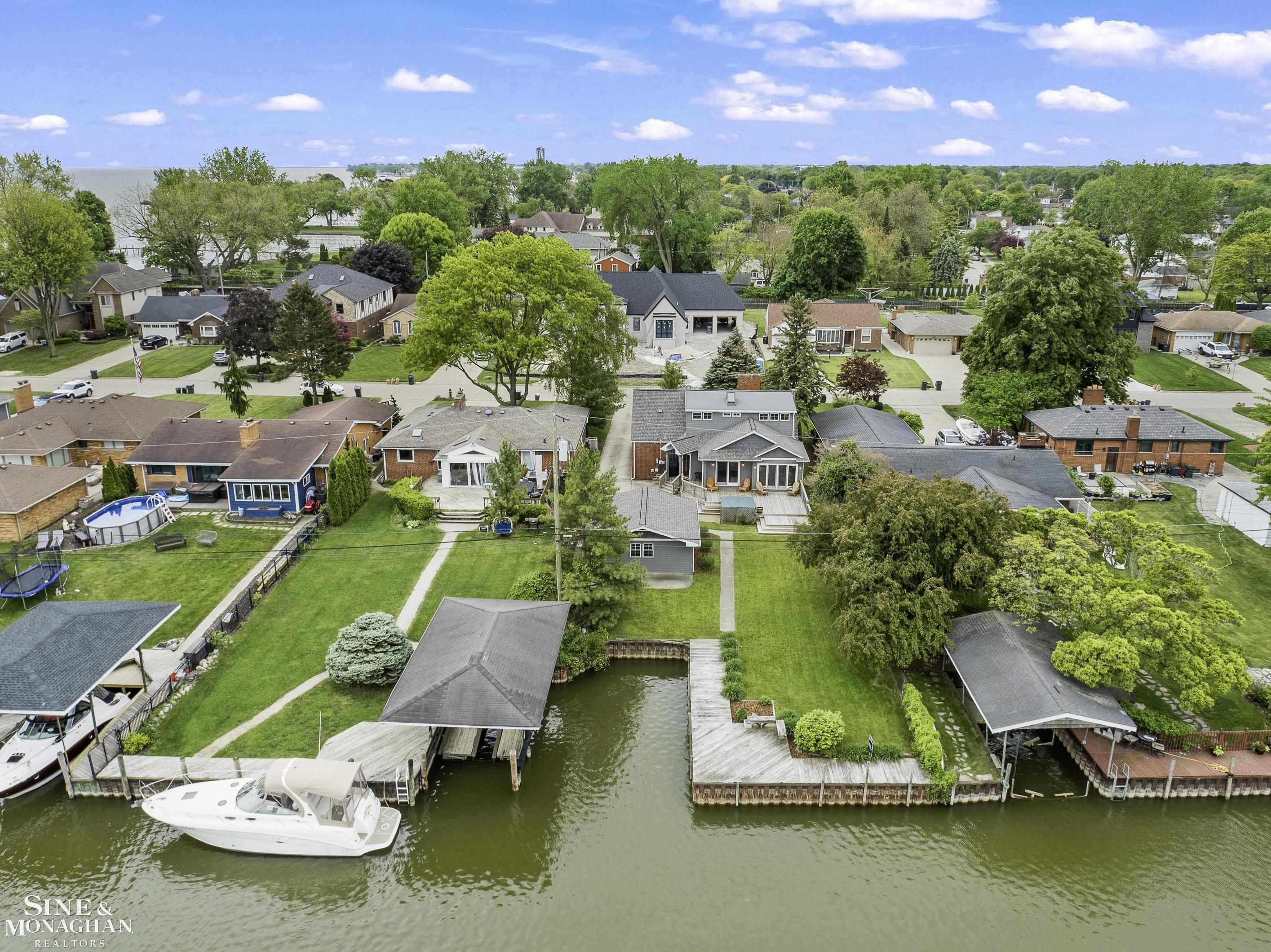22511 Ardmore Park