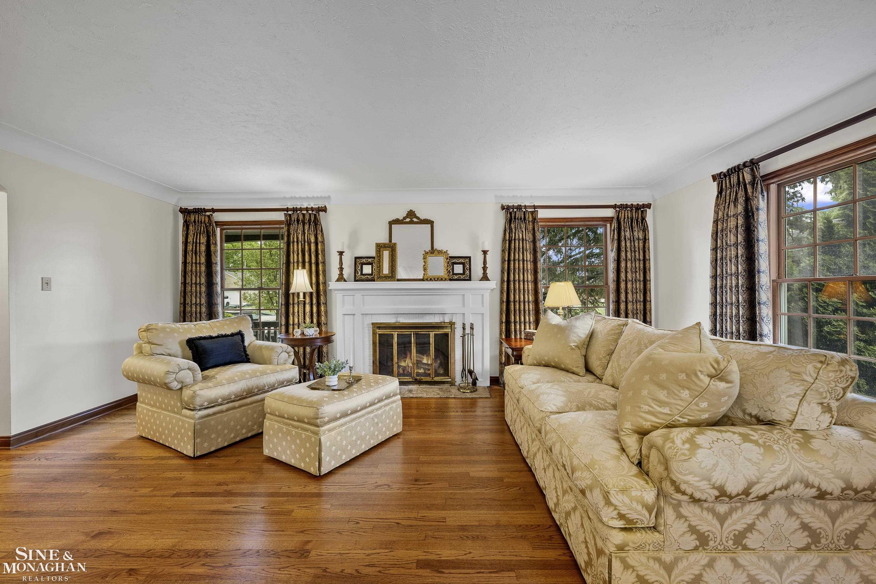 22511 Ardmore Park