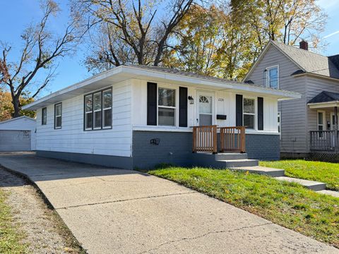 2224 Berwyn Avenue SW Wyoming City MI 49519