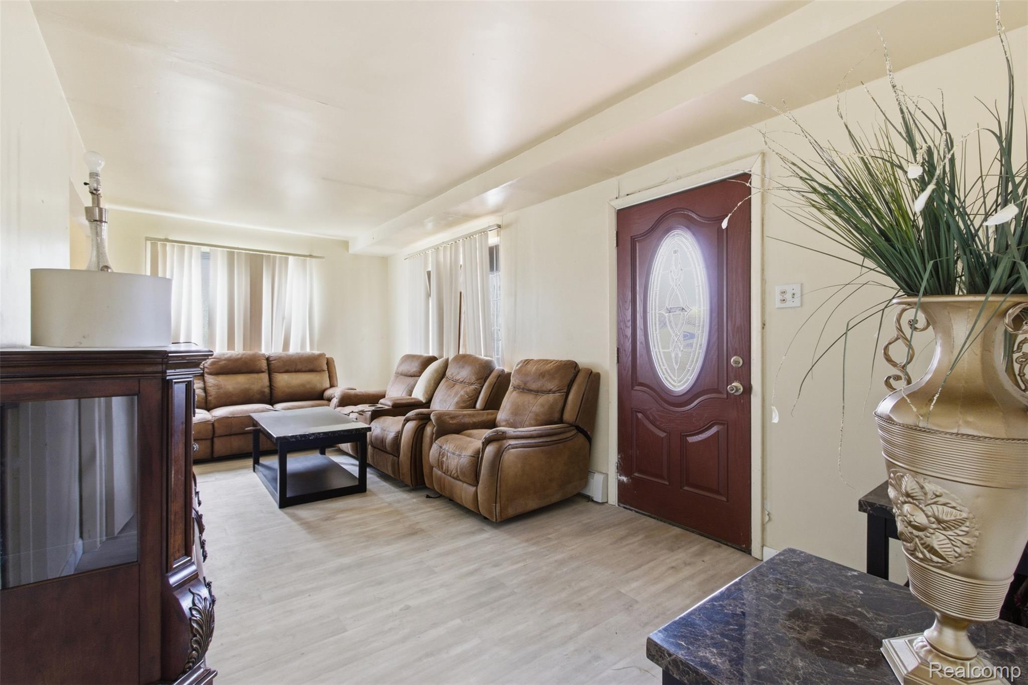 6011 Washington Street