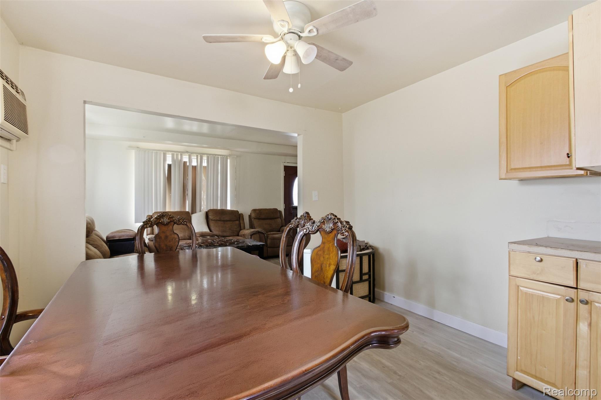 6011 Washington Street