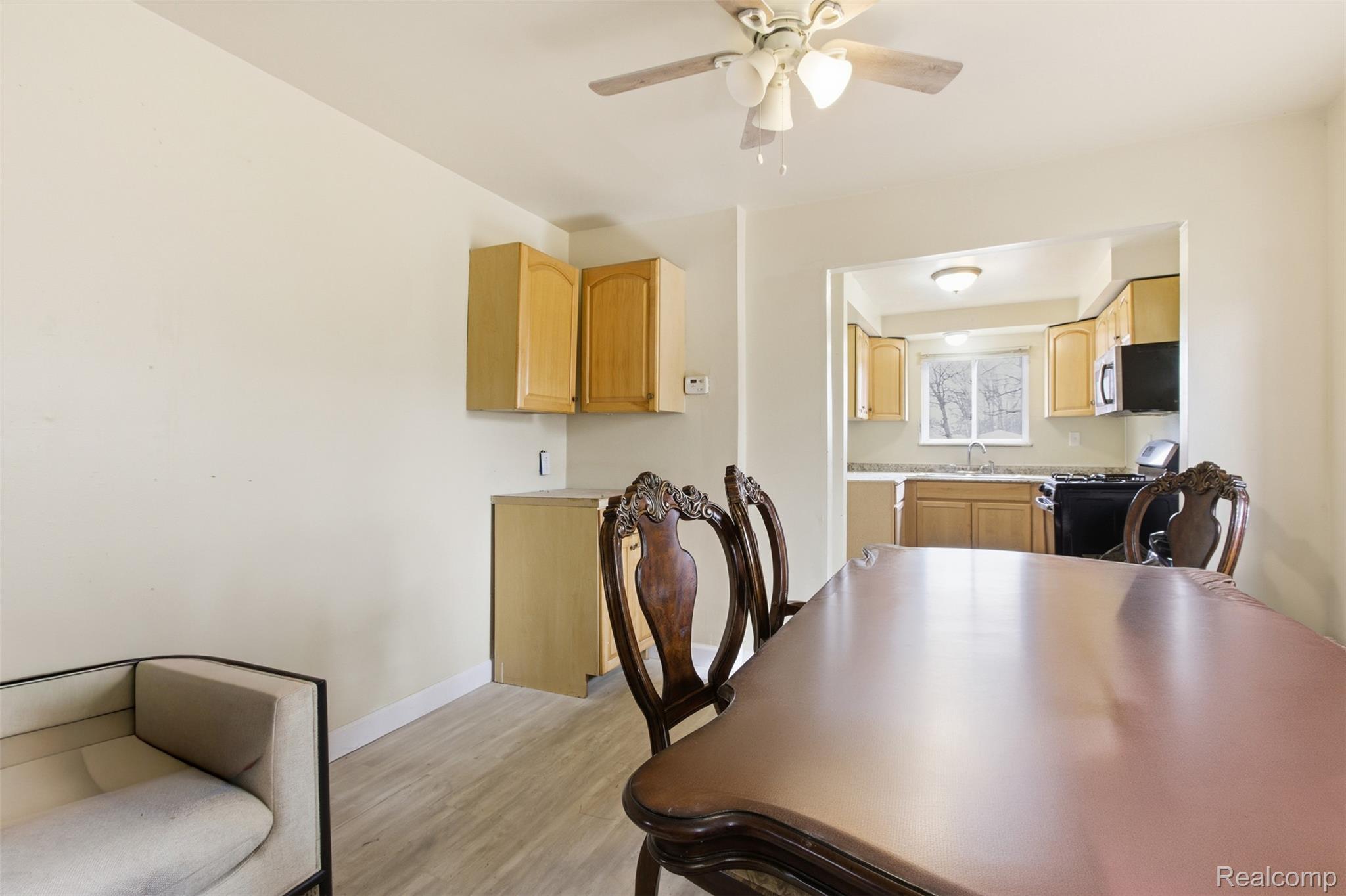 6011 Washington Street