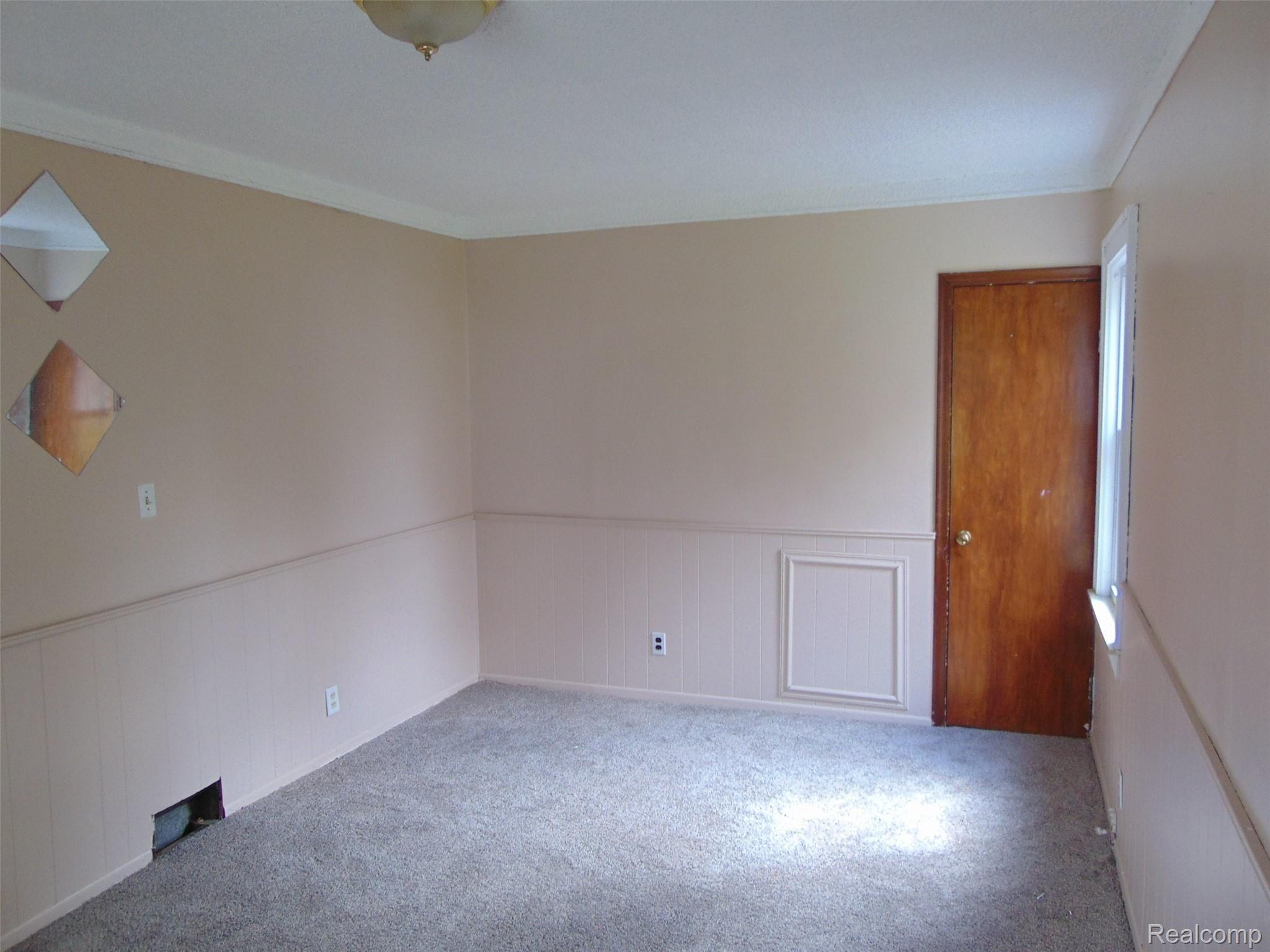 8460 CENTRAL