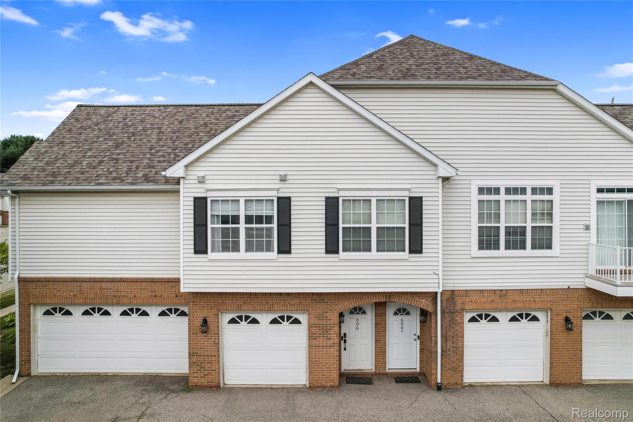 606 Olde English Circle