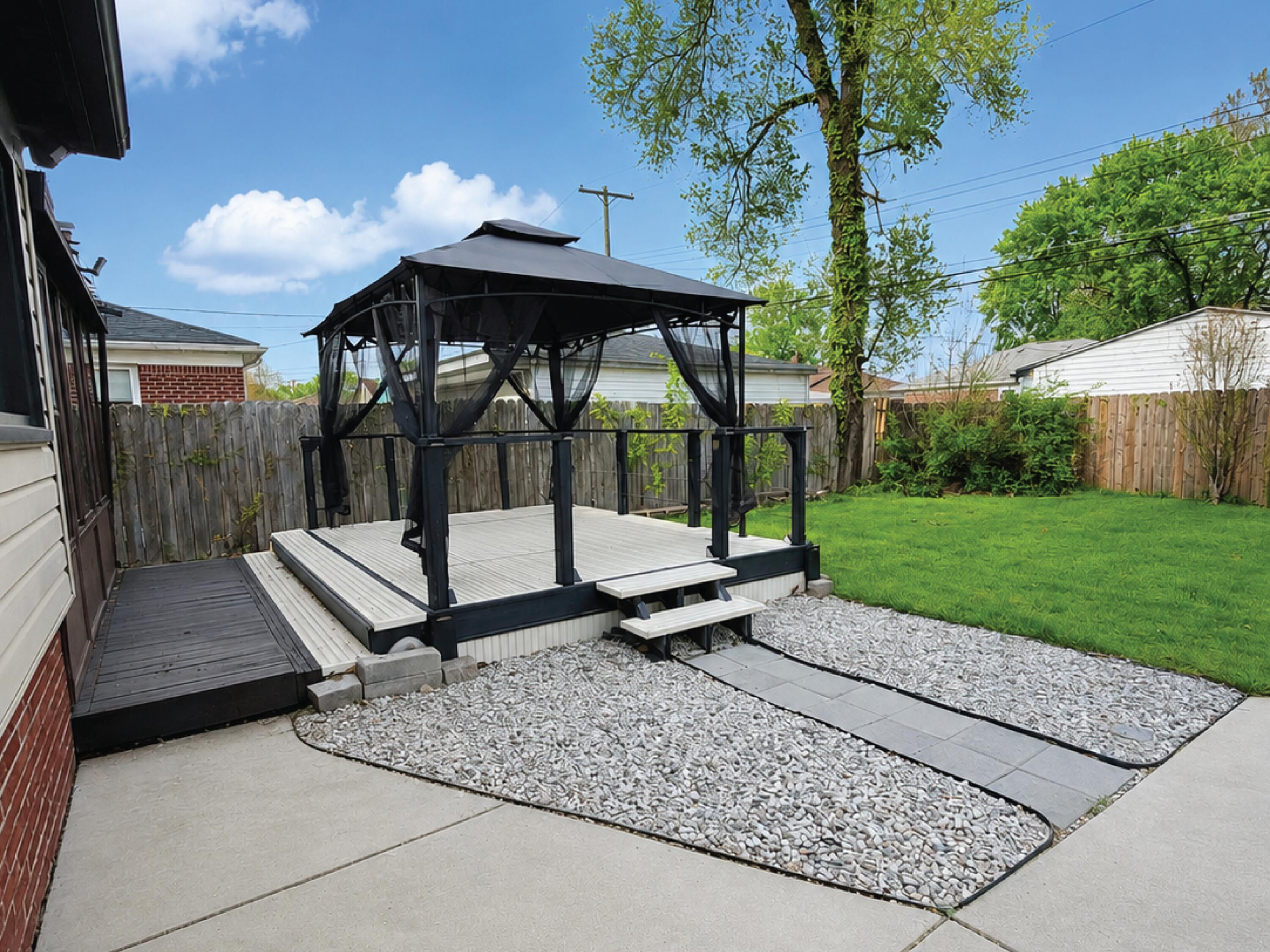 13042 Sioux Avenue