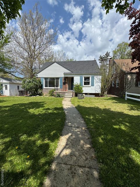 14070 Nadine Street Oak Park City MI 48237