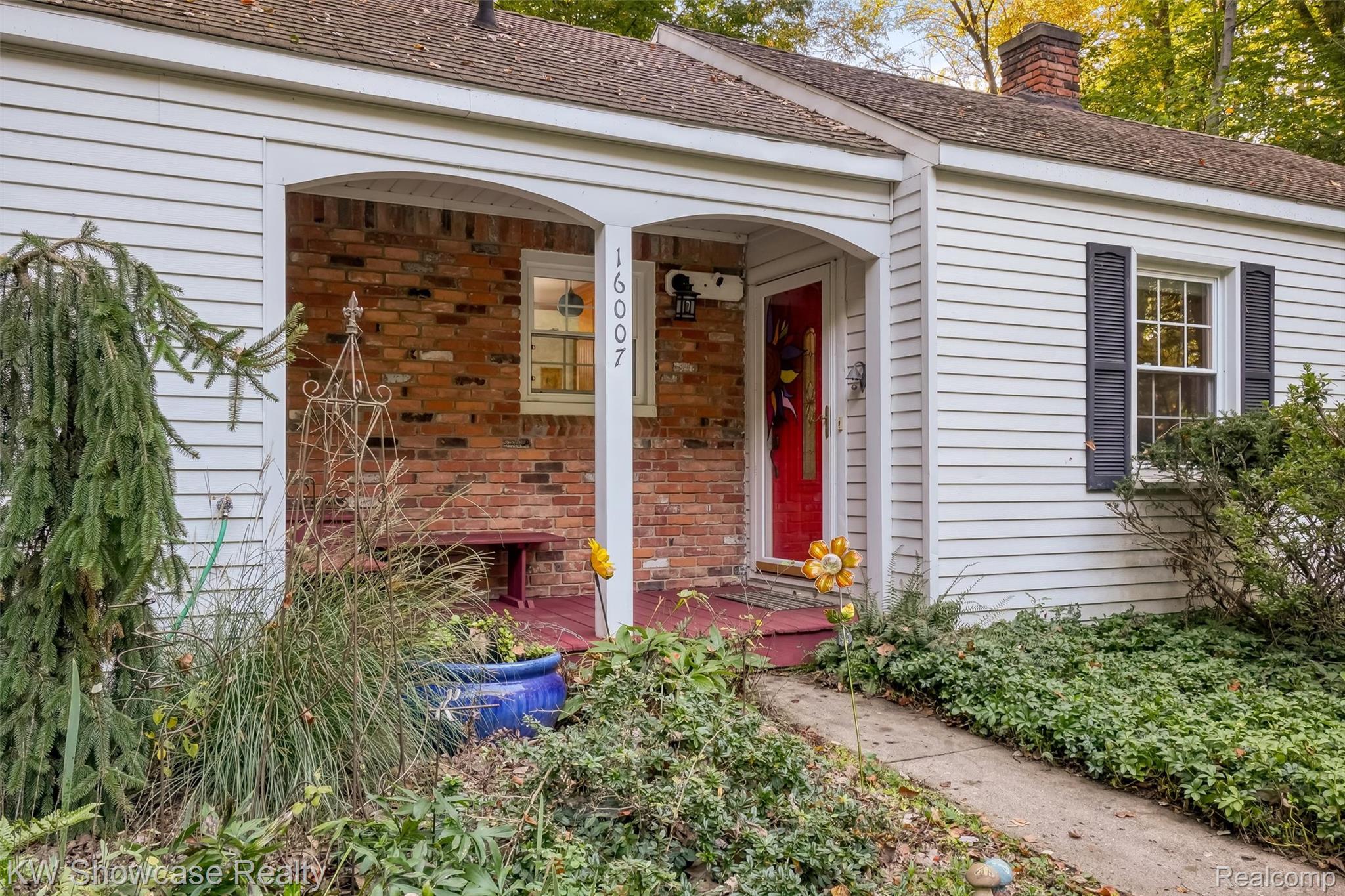 16007 Oak Drive