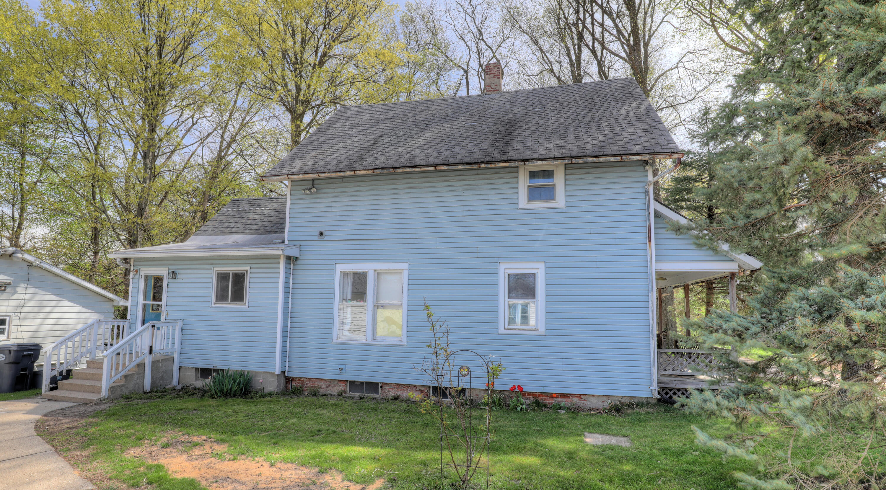 659 Huron Street