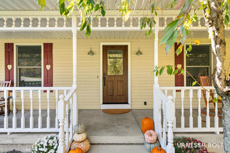 6885 Blythefield Avenue NE