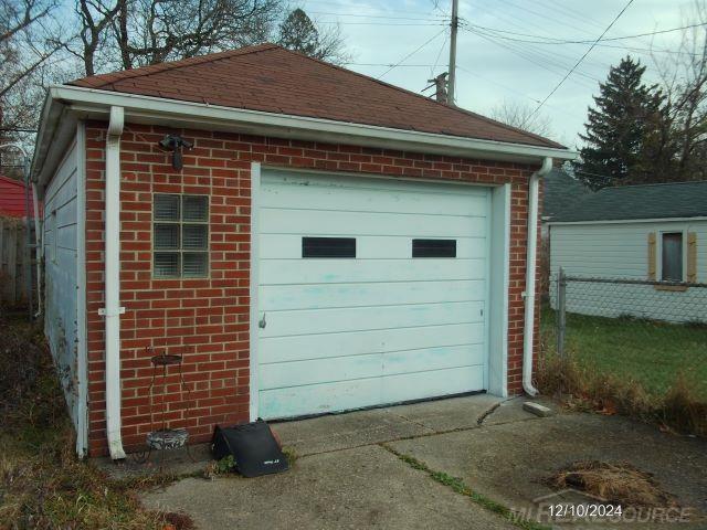 5727 E Outer Drive