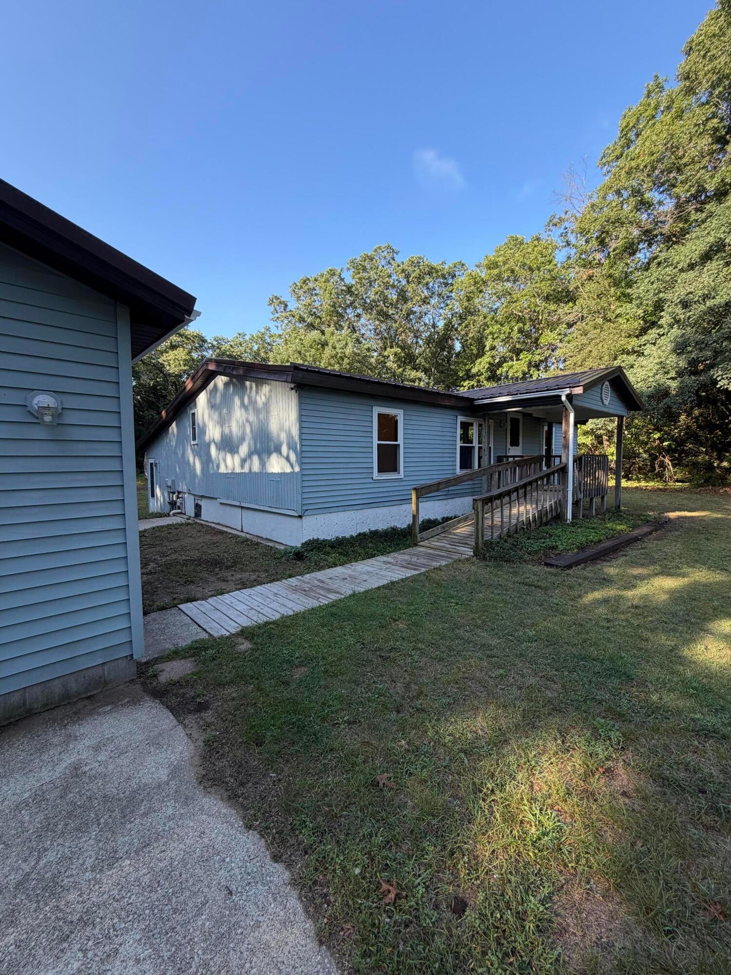 6637 White Road