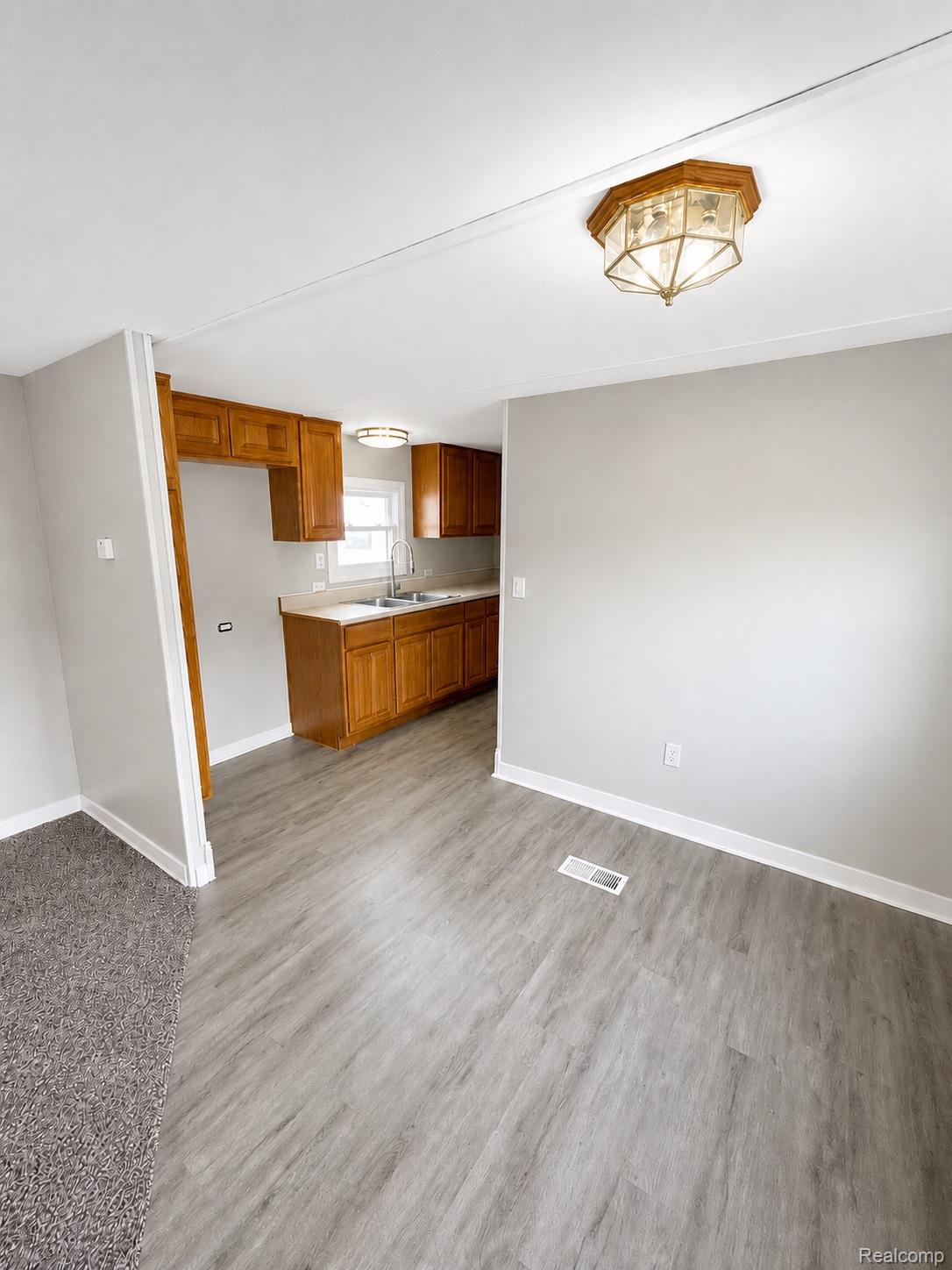 107 Foxpointe Ct