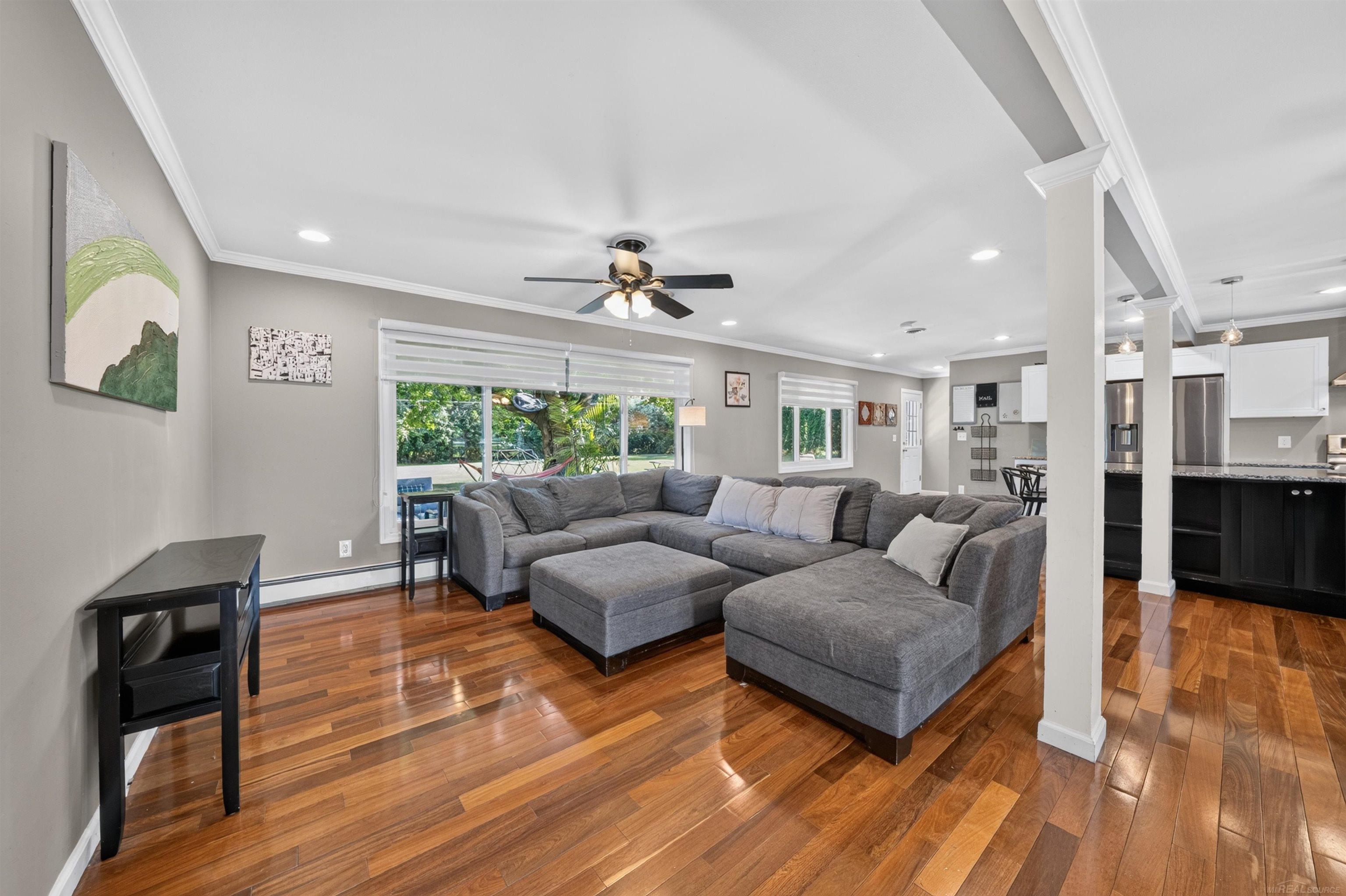 41306 Llewelyn Court