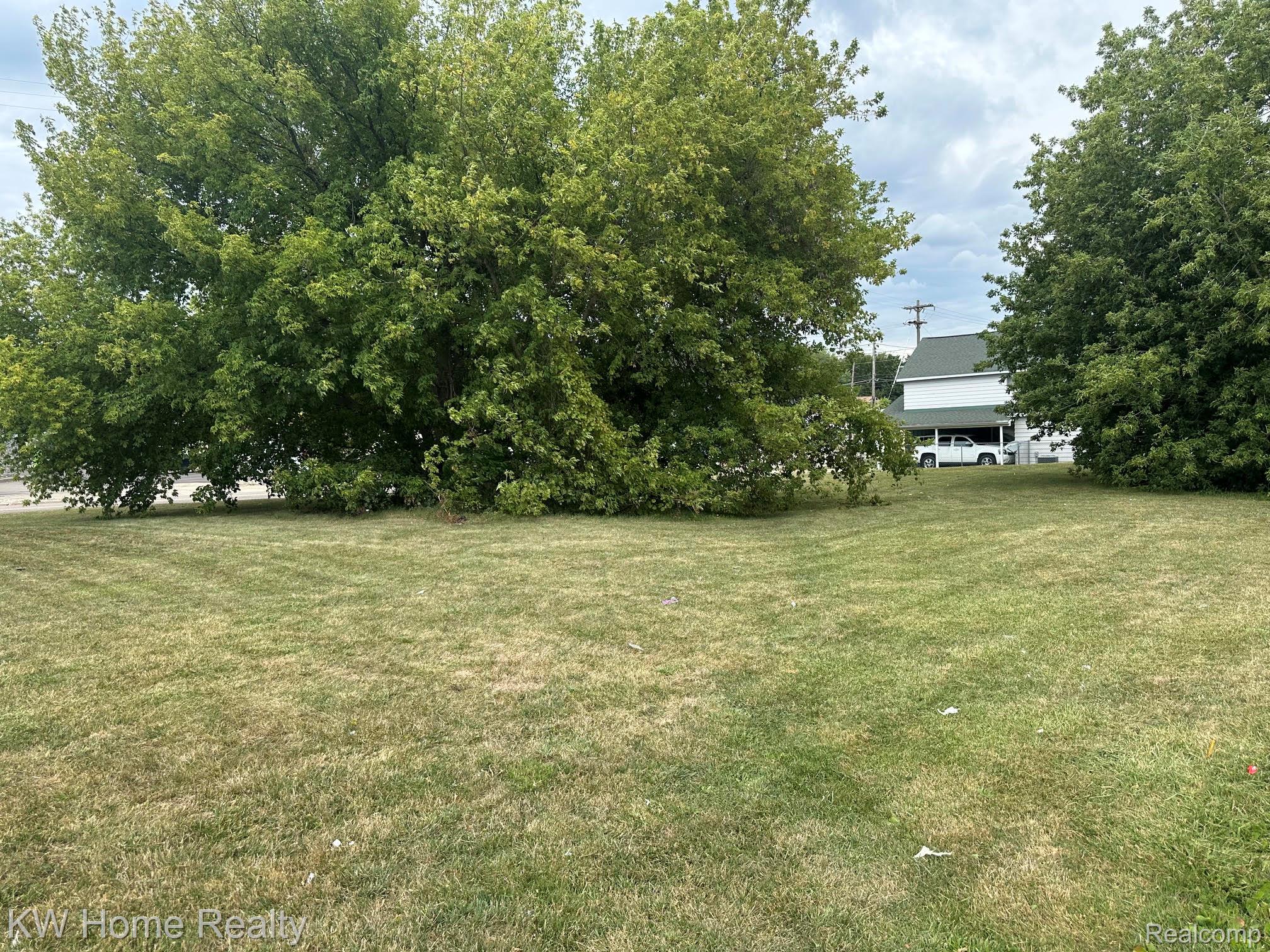 11916 N Saginaw Street