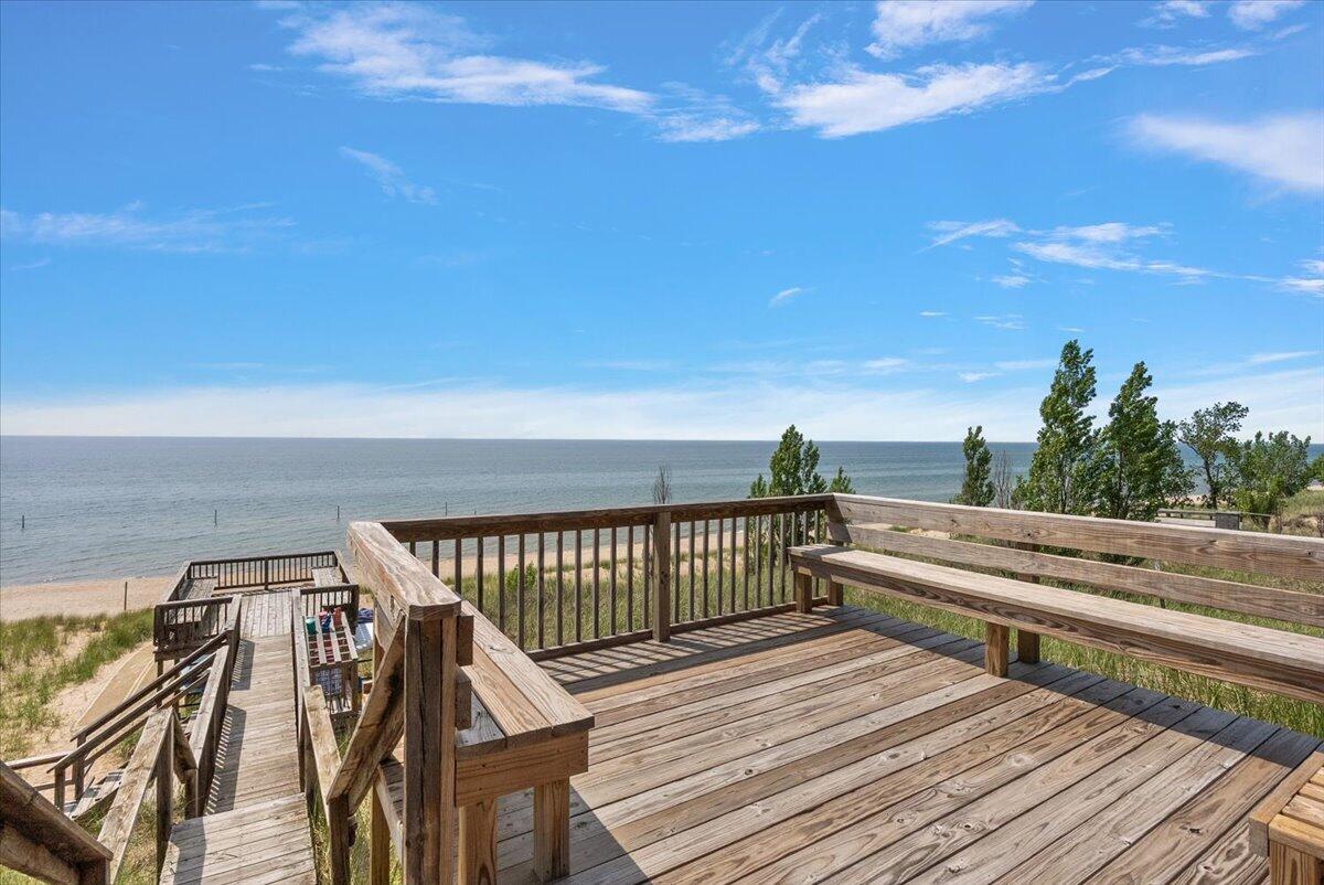 368 S Lakeshore Drive